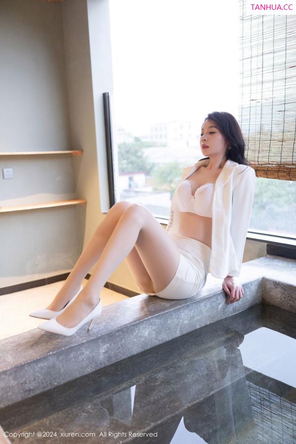 梦心玥  [XiuRen]高清写真图 2024.09.27 No.9222 梦心玥 丝袜美腿第15张图片